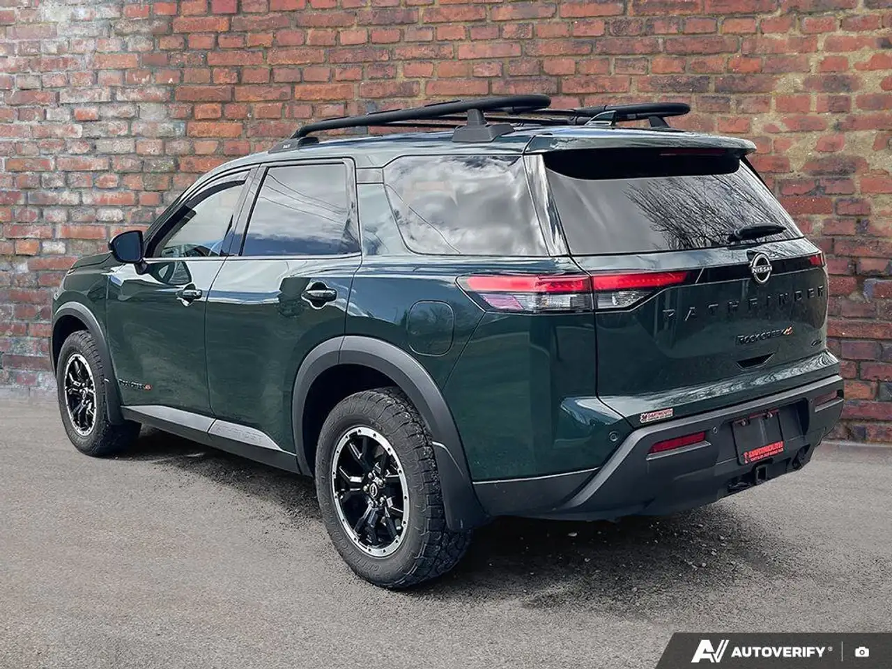 Nissan Pathfinder снимка Nissan Pathfinder