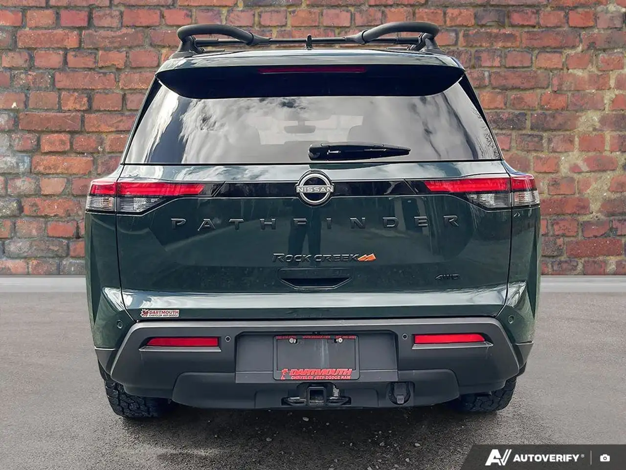 Nissan Pathfinder снимка Nissan Pathfinder
