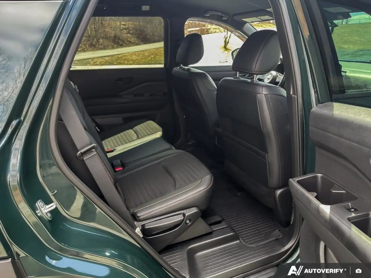 Nissan Pathfinder снимка Nissan Pathfinder
