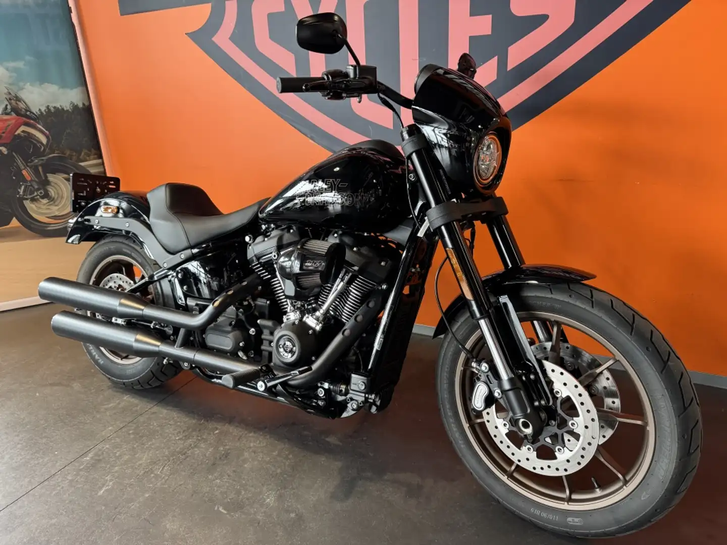 Harley-Davidson Lowrider ST Chopper Чёрный - 1