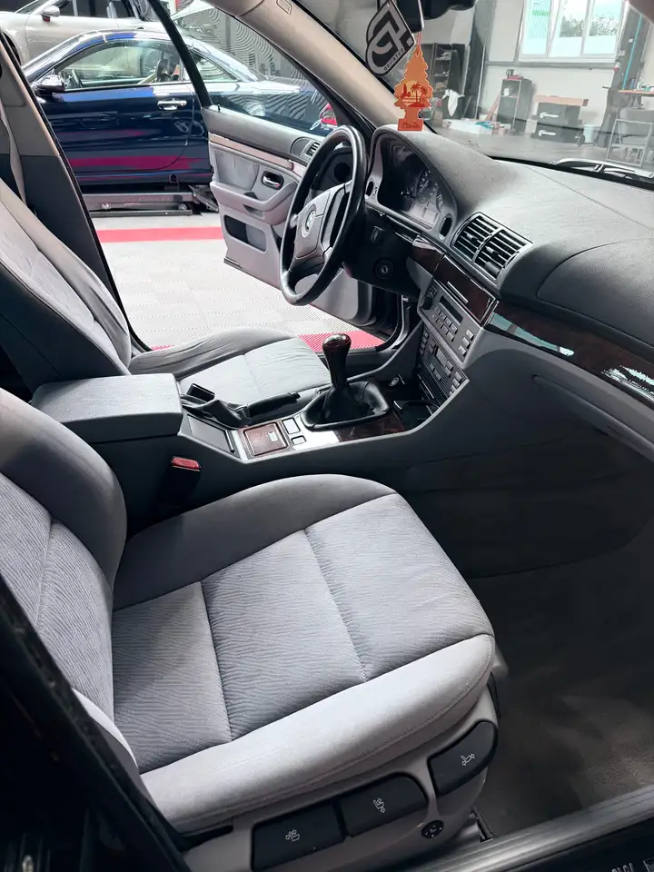 BMW 523i, foto 5