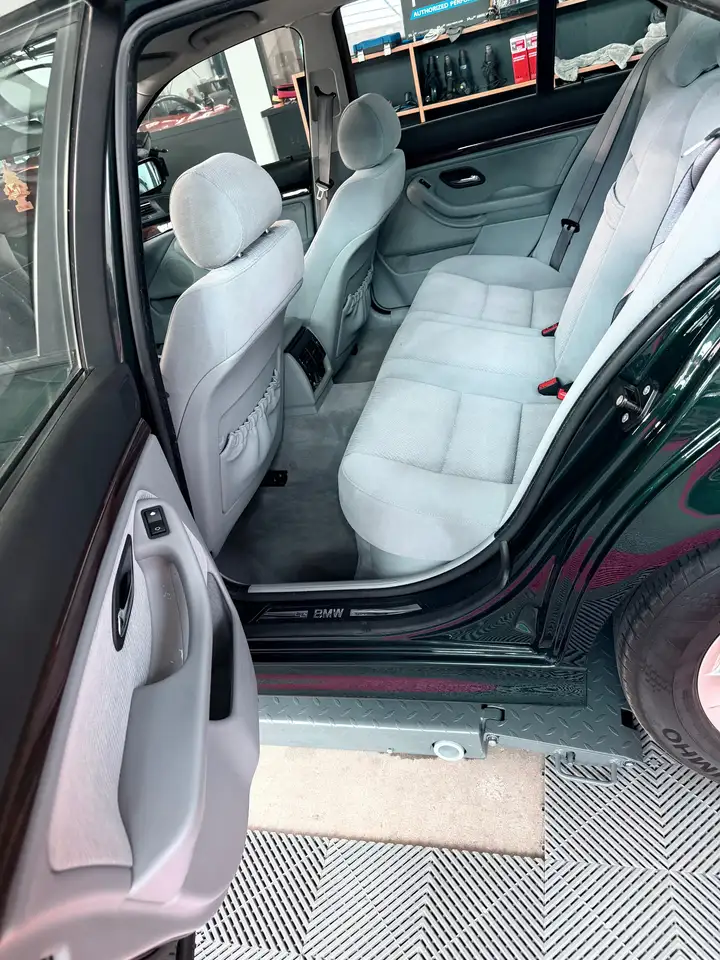 BMW 523i, foto 6