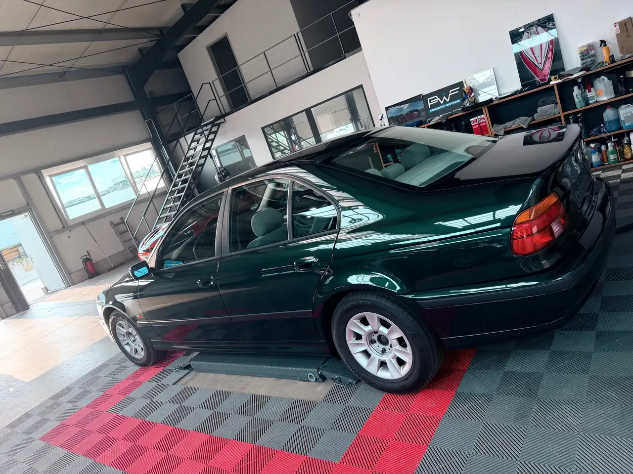 BMW 523i, foto 3