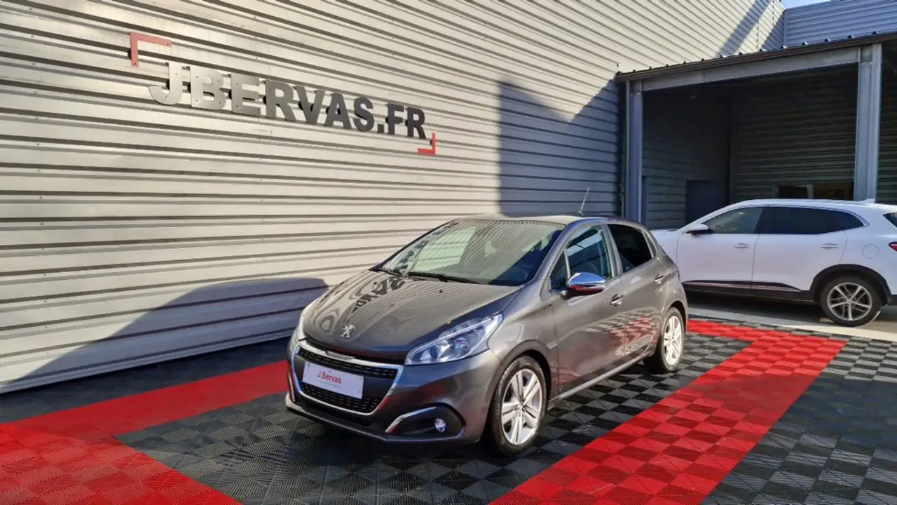 Peugeot 208 BLUEHDI 100 S\u0026S Signature