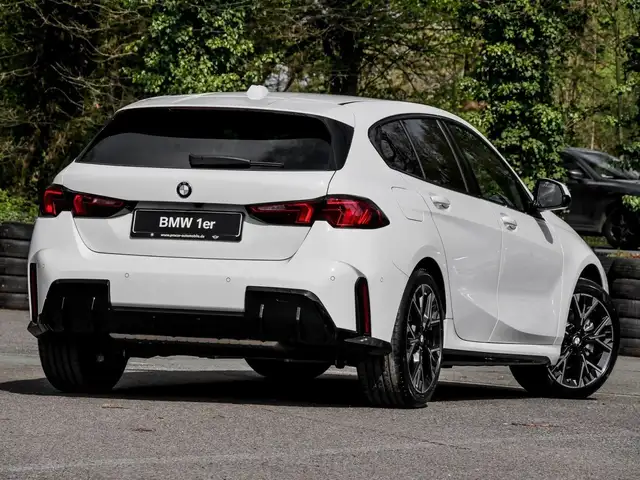 BMW 1 Series view 2