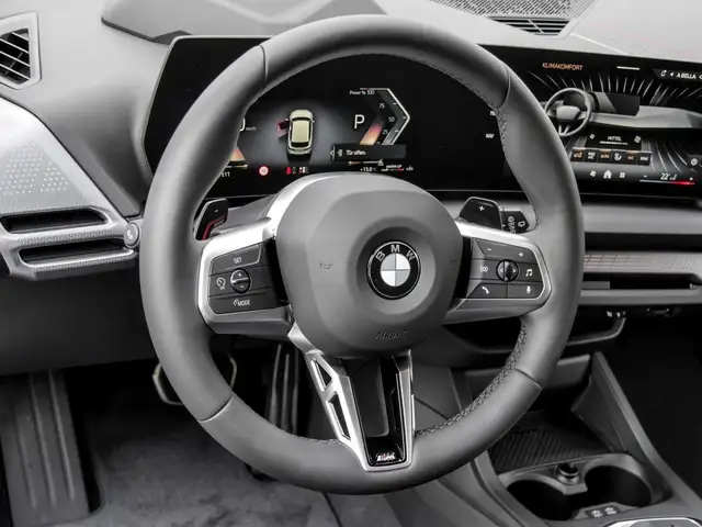 BMW 1 Series view 9