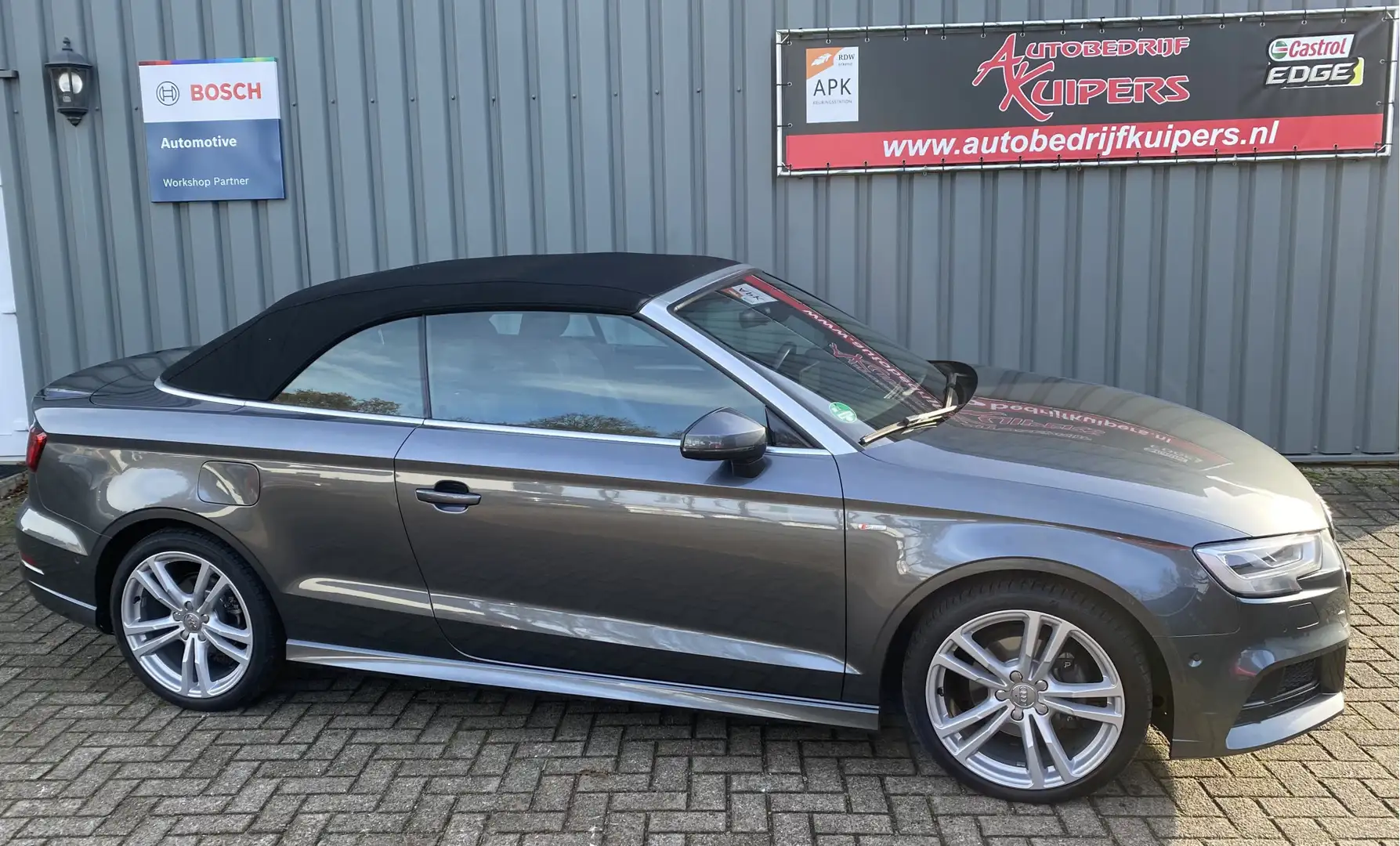 Audi A3 Cabriolet Automaat 1.5 TFSI CoD Sport S Line Editi Gris - 1