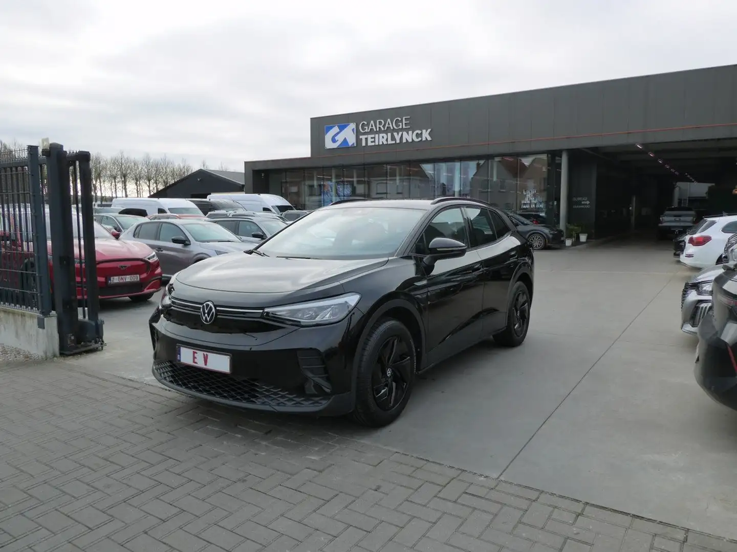 Volkswagen ID.4 Pure 170pk Business Luxe BTW '22 14000km (66086) Zwart - 1