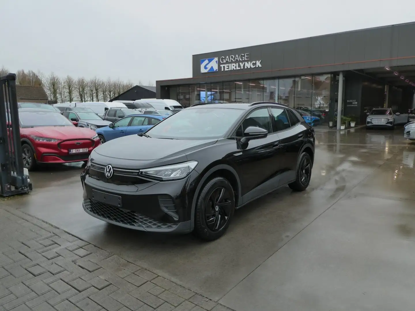 Volkswagen ID.4 Pure 170pk Business Luxe BTW '22 14000km (66086) Noir - 2