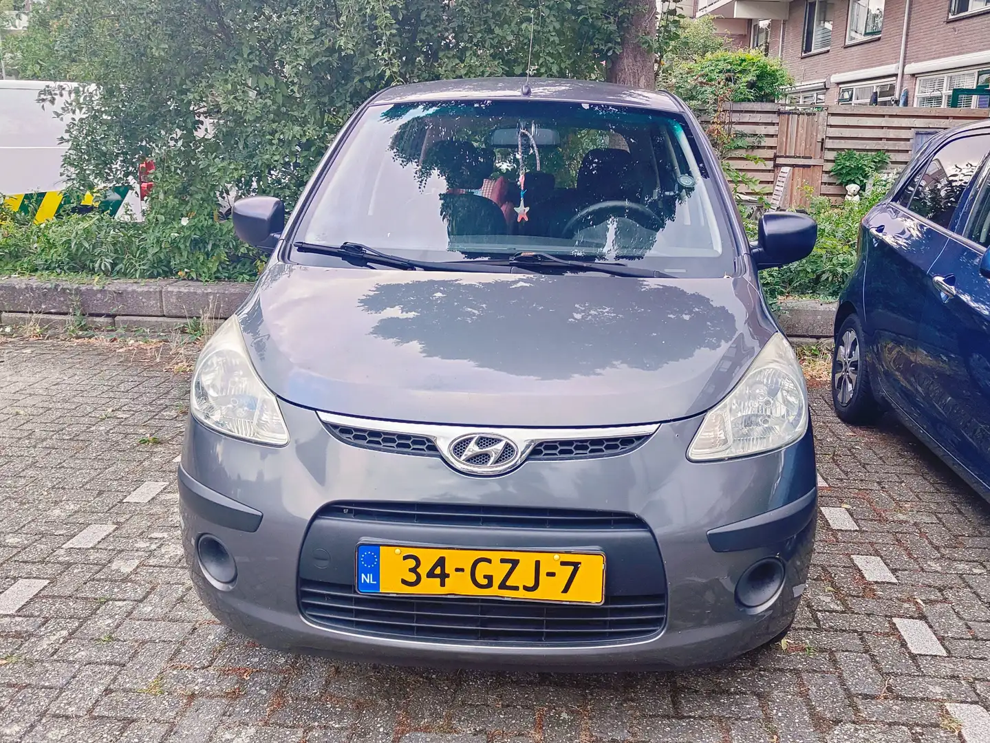 Hyundai i10 i10 1.1 Active Šedá - 1