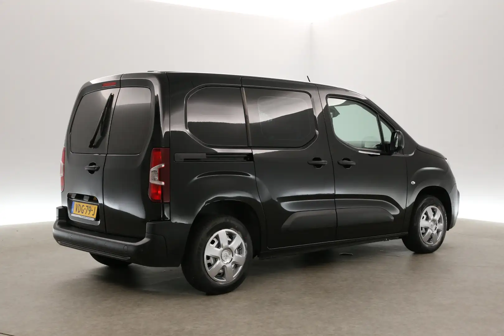 Peugeot Partner 1.5 BlueHDI L1H1 Airco Cruise Caplay Navigatie PDC Zwart - 2