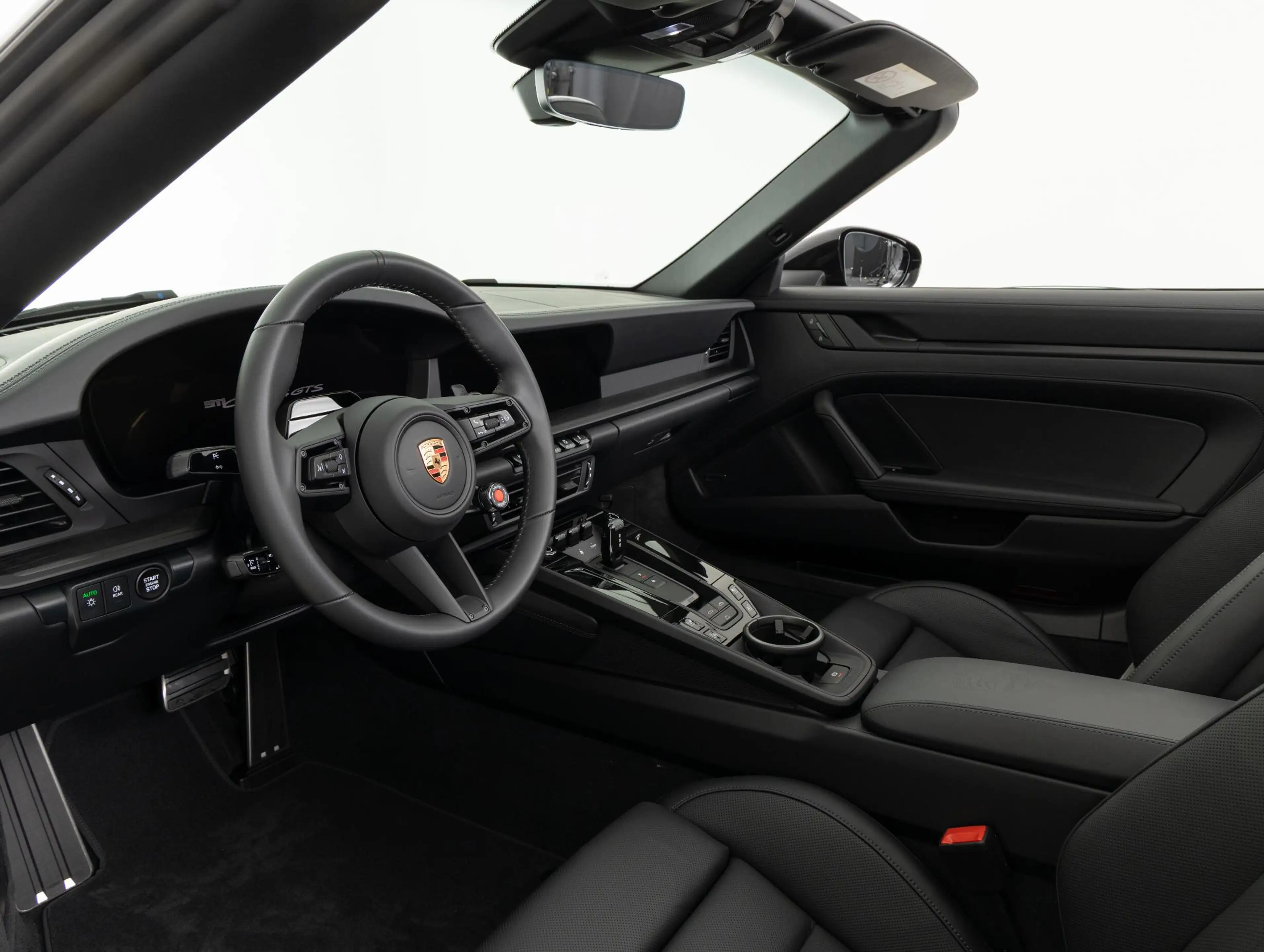 Porsche 992 Cabrio 3.6 T-Hybrid Carrera 4 GTS — photo 33