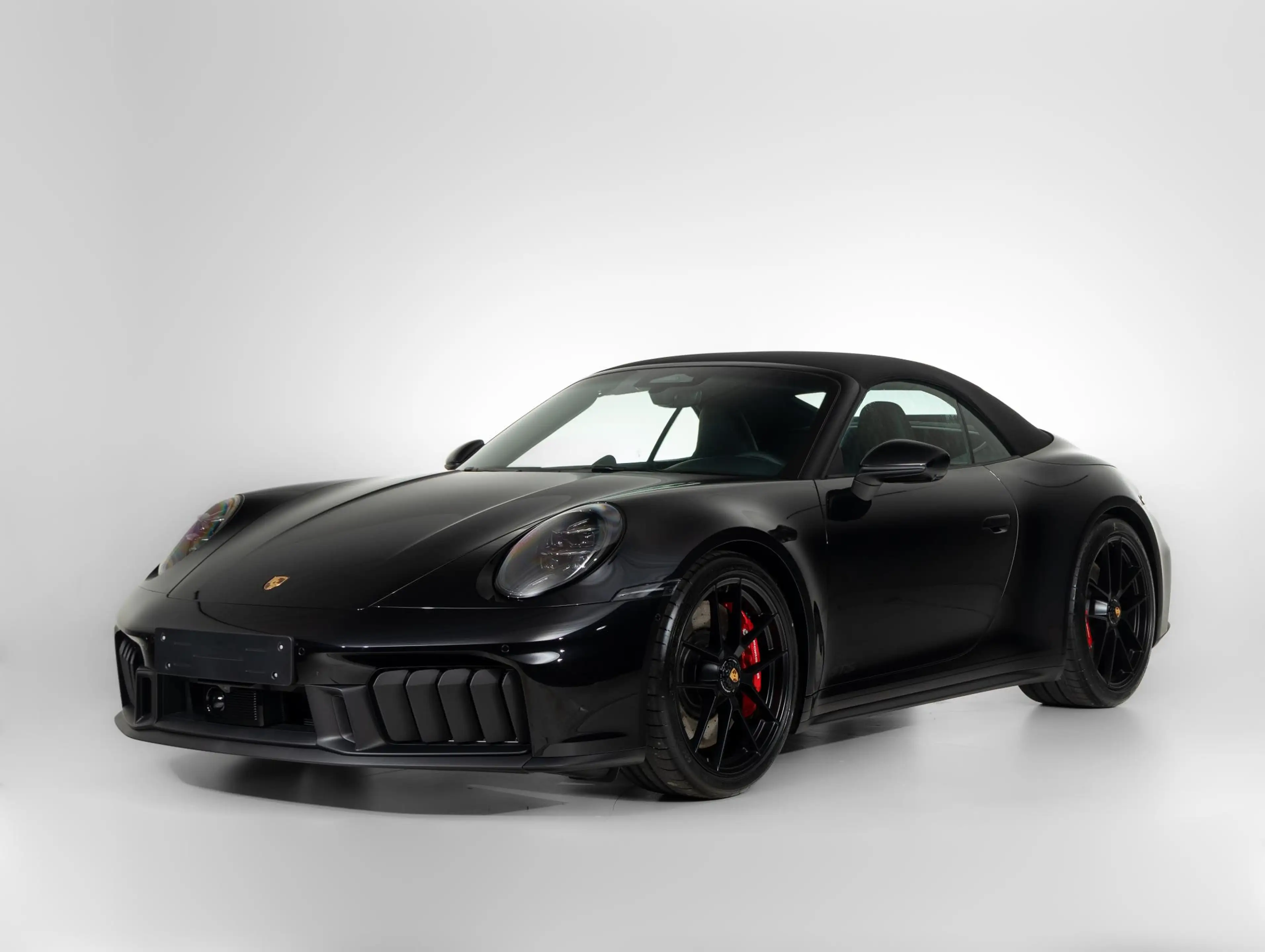 Porsche 992 Cabrio 3.6 T-Hybrid Carrera 4 GTS — photo 48