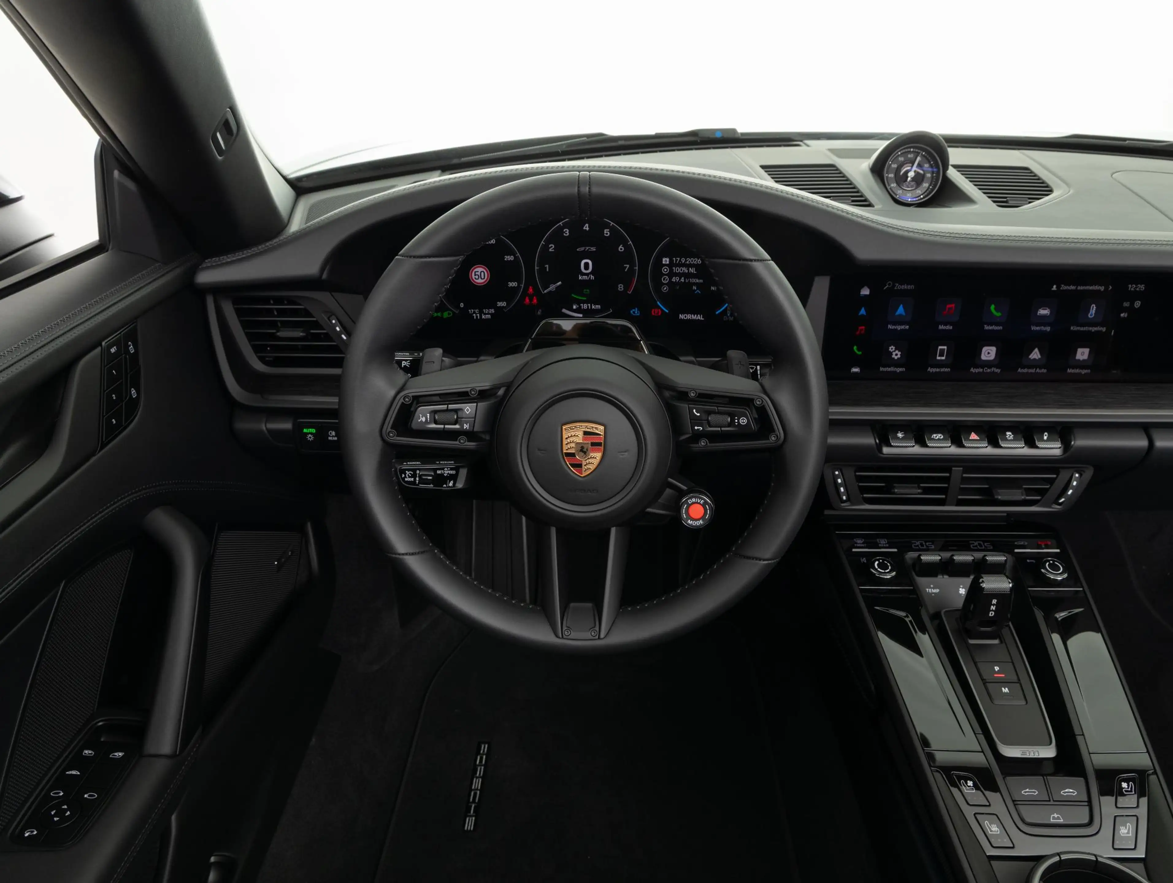 Porsche 992 Cabrio 3.6 T-Hybrid Carrera 4 GTS — photo 35