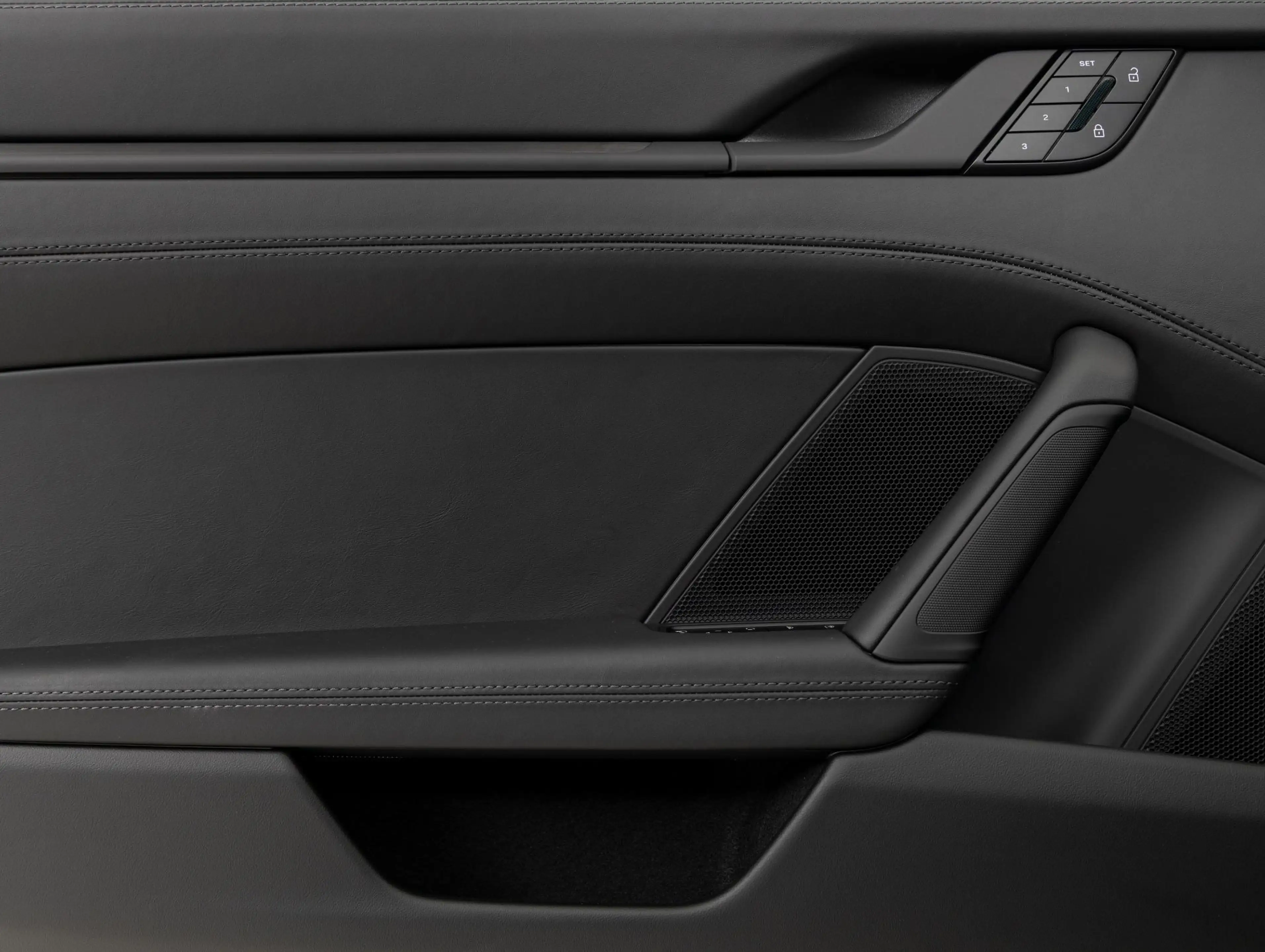 Porsche 992 Cabrio 3.6 T-Hybrid Carrera 4 GTS — photo 2