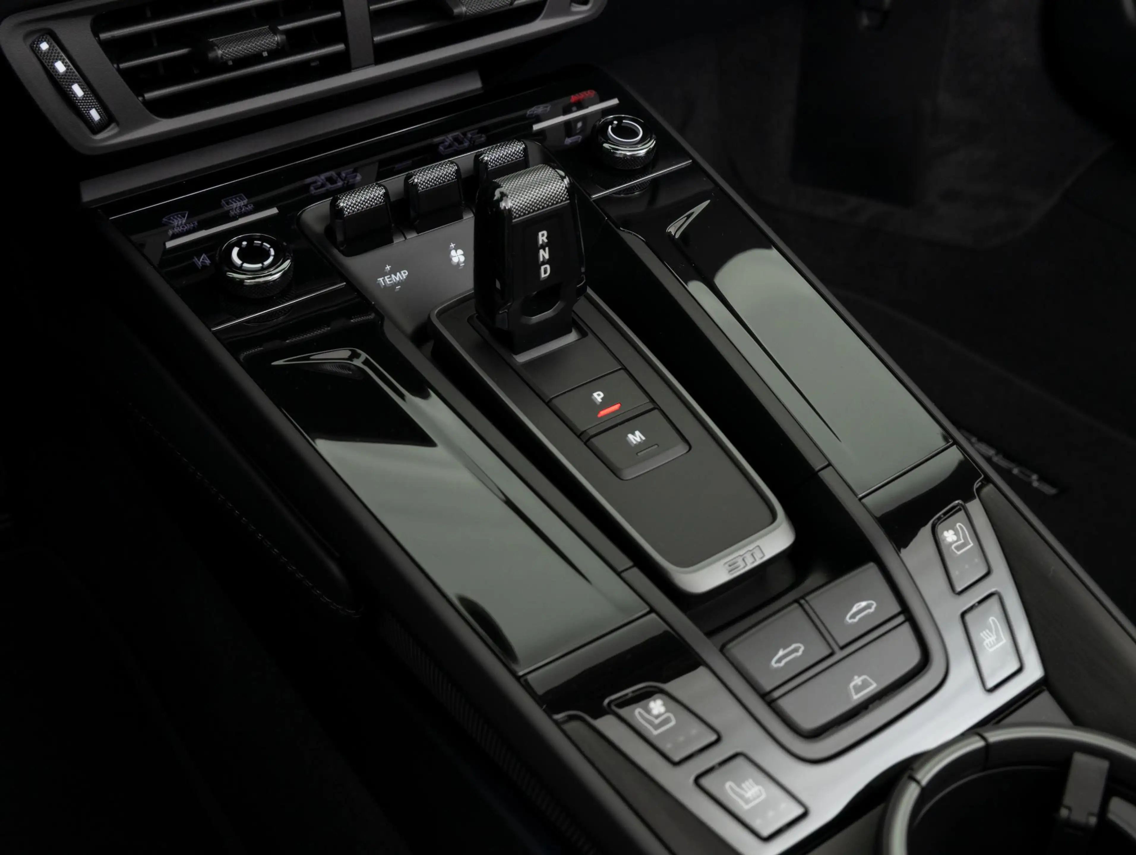 Porsche 992 Cabrio 3.6 T-Hybrid Carrera 4 GTS — photo 46