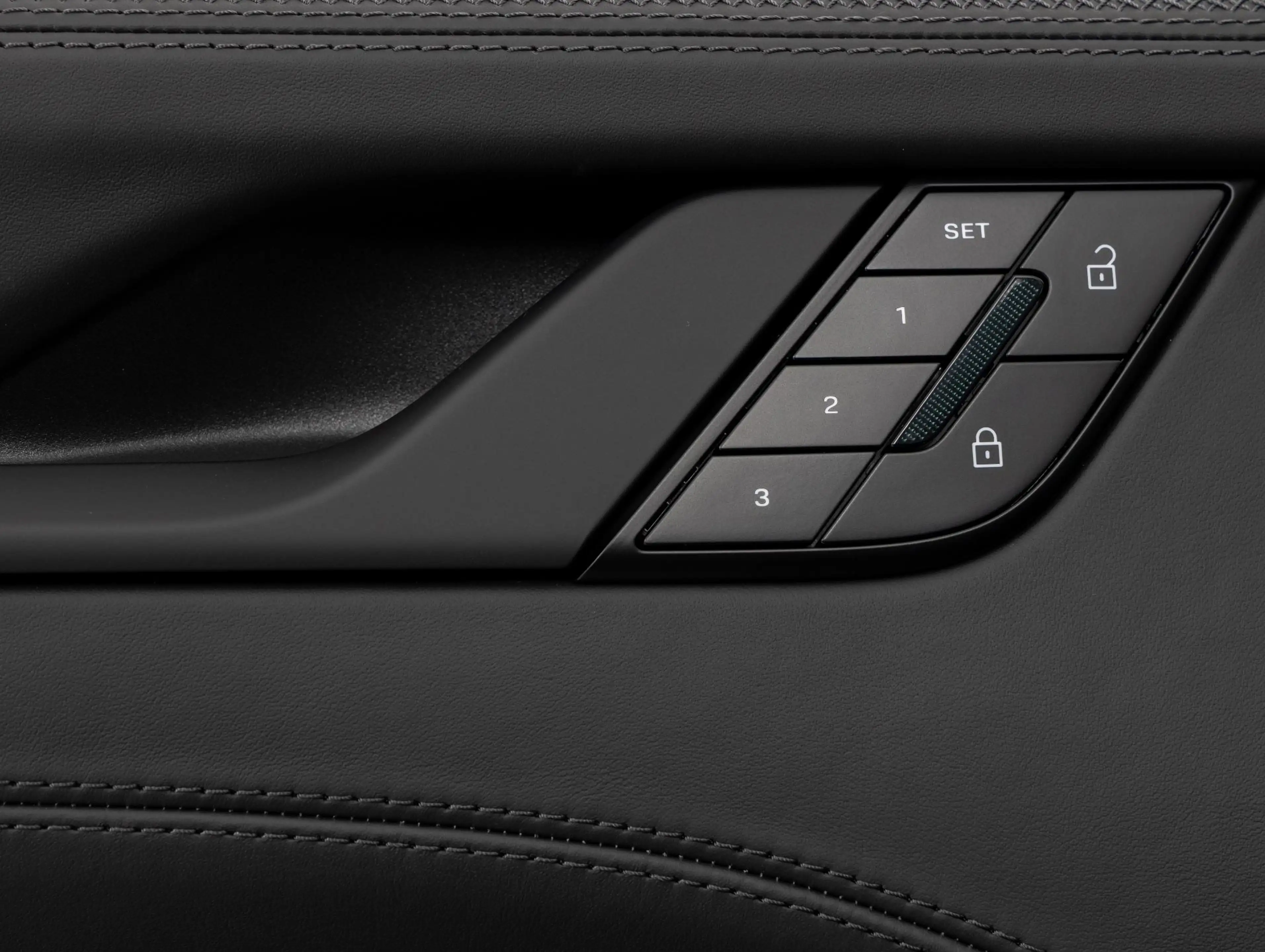 Porsche 992 Cabrio 3.6 T-Hybrid Carrera 4 GTS — photo 3