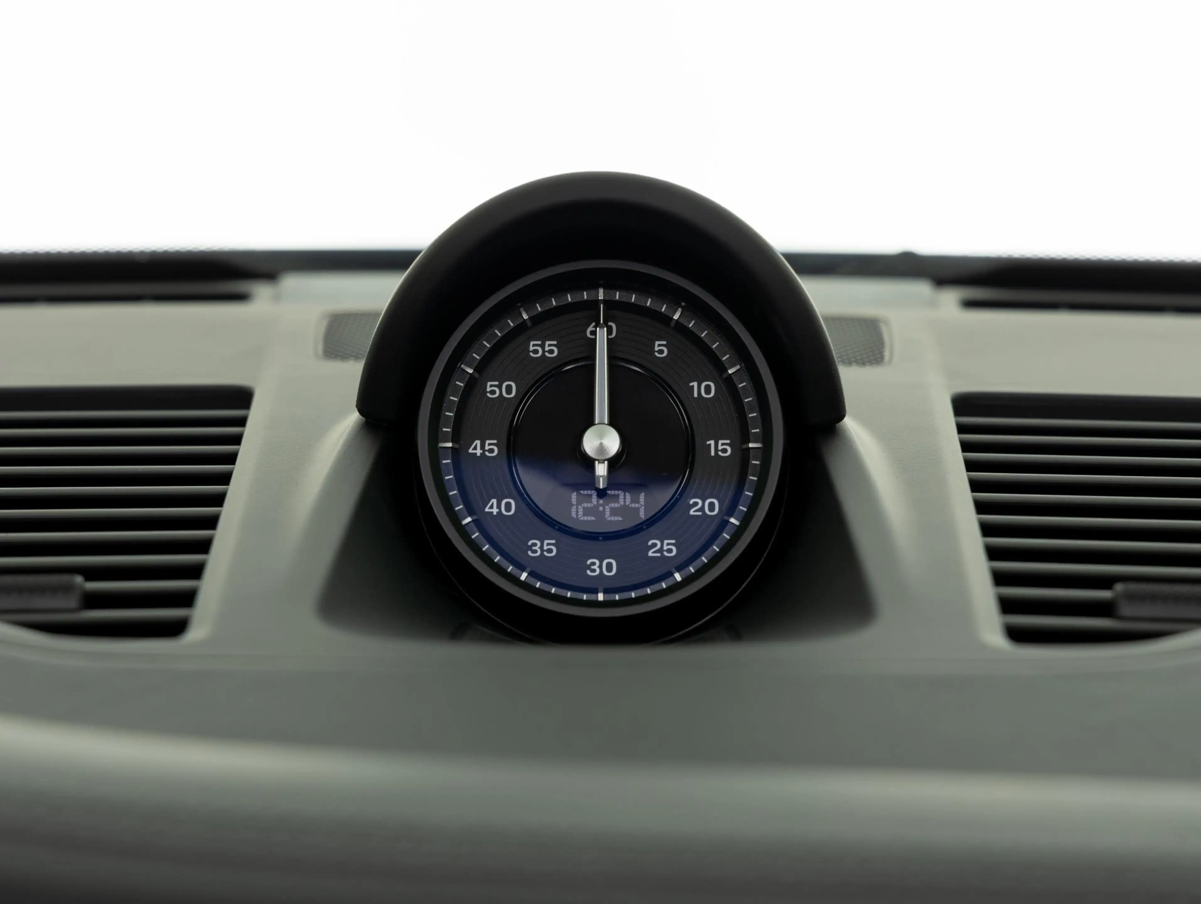Porsche 992 Cabrio 3.6 T-Hybrid Carrera 4 GTS — photo 50
