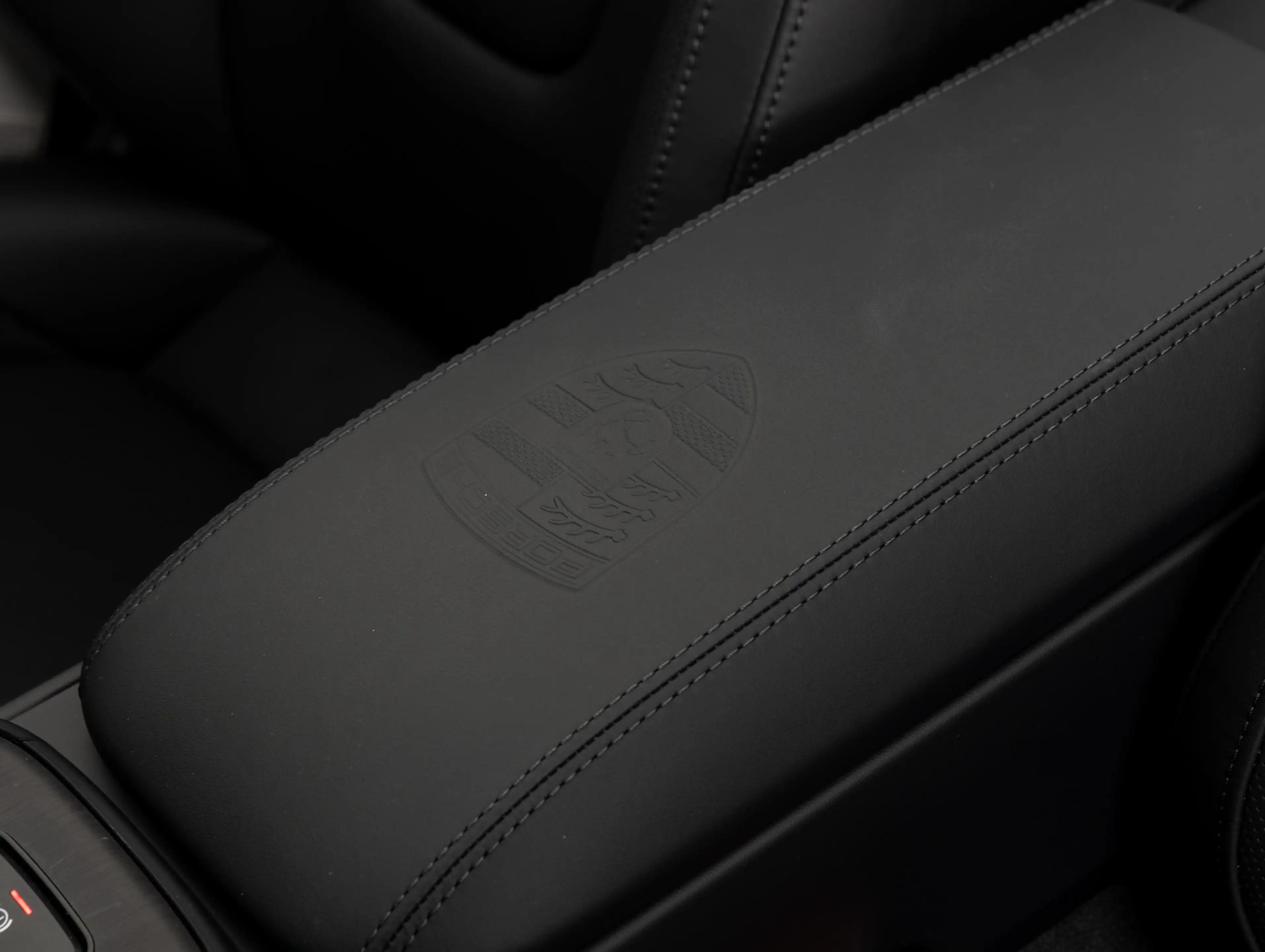Porsche 992 Cabrio 3.6 T-Hybrid Carrera 4 GTS — photo 25