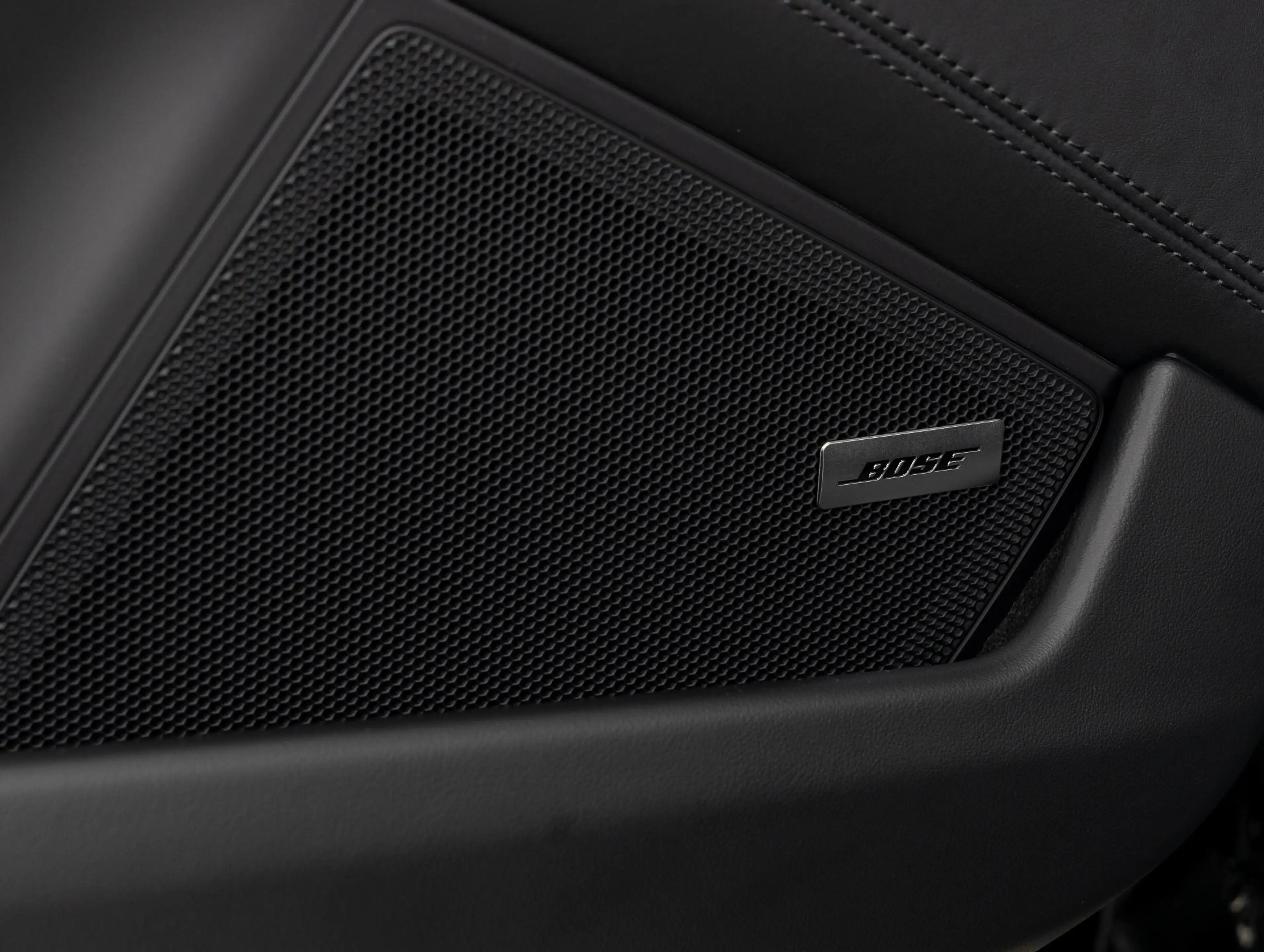 Porsche 992 Cabrio 3.6 T-Hybrid Carrera 4 GTS — photo 17
