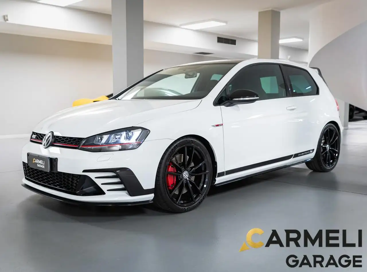 Volkswagen Golf GTI