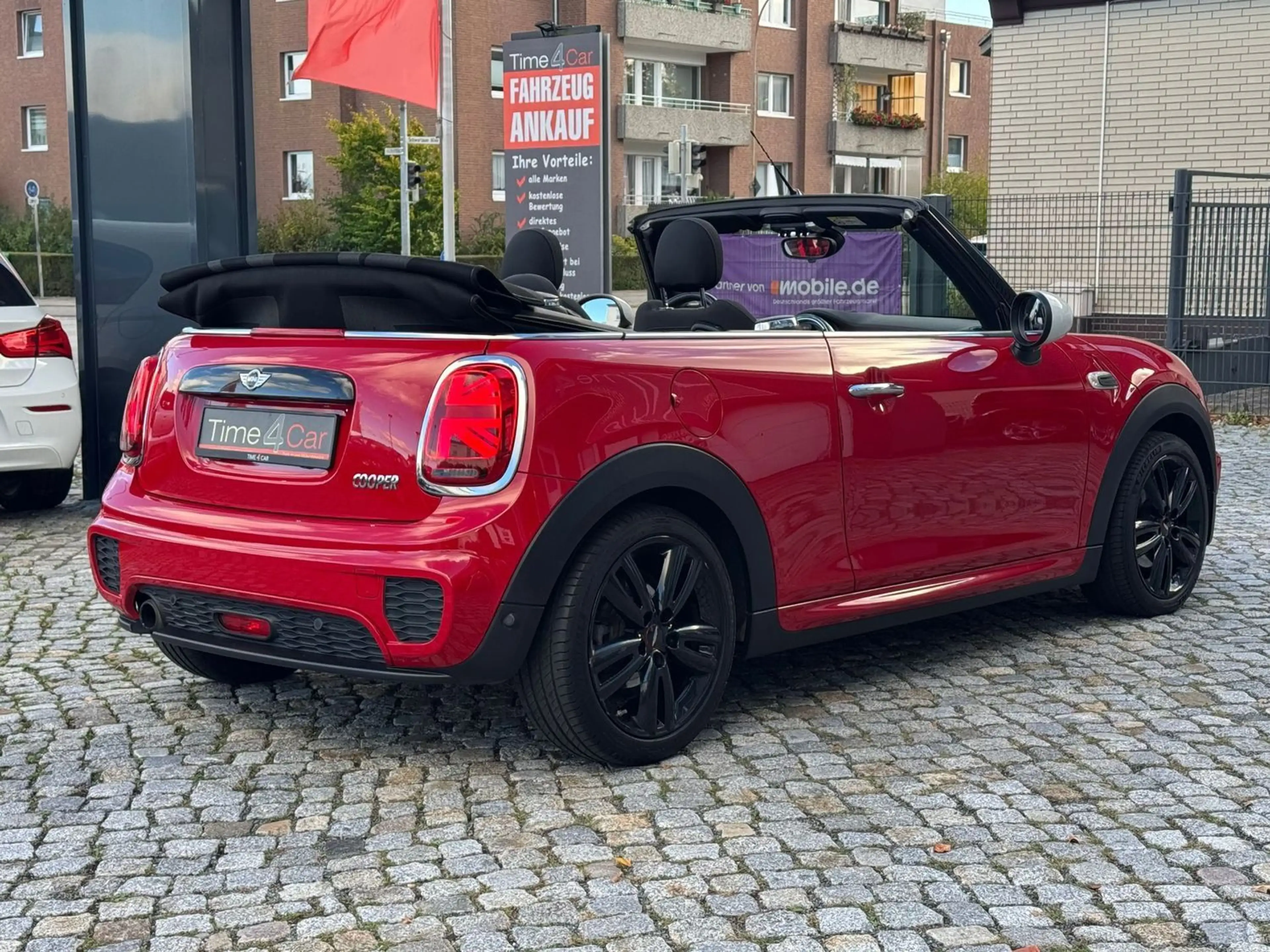MINI Cooper Cabrio JohnCooperWorks SHZ Navi LED H&K — photo 14
