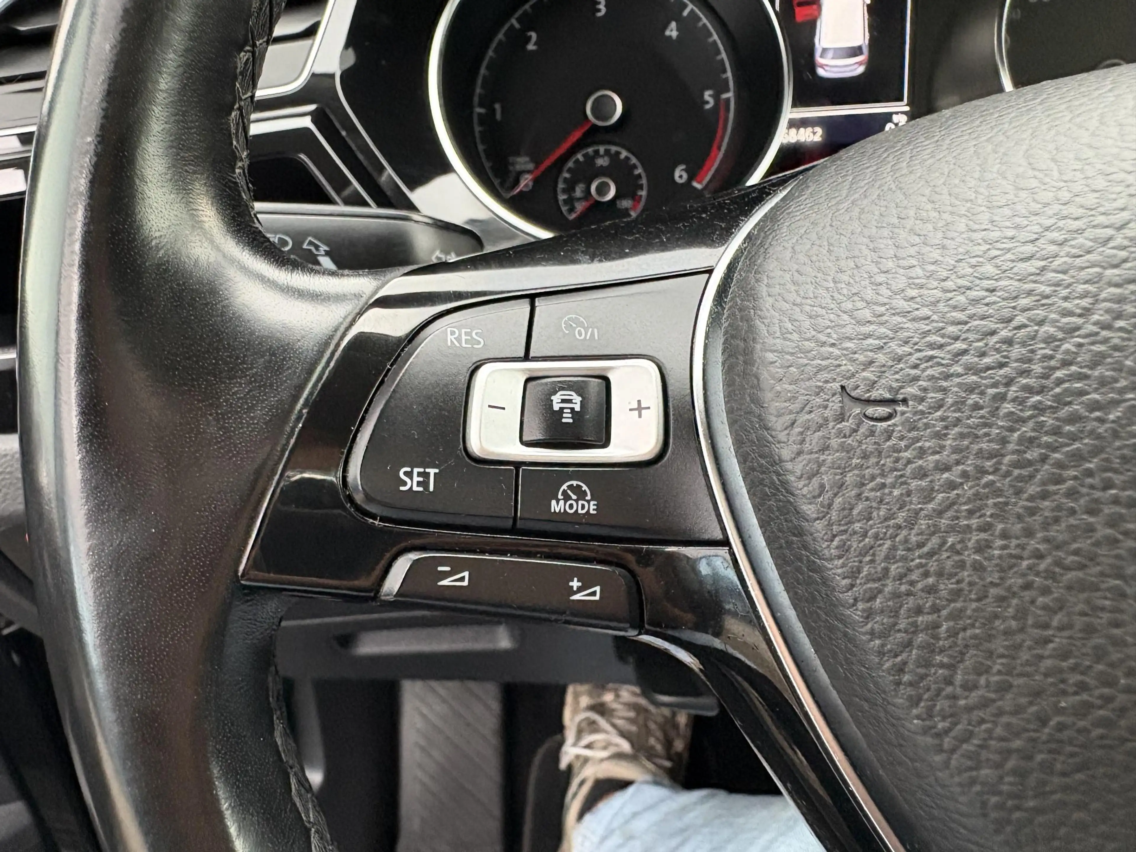 Volkswagen Touran 2.0 TDI SCR Highline 7PERSOONS EX BPM ADAP CRUISE — photo 9