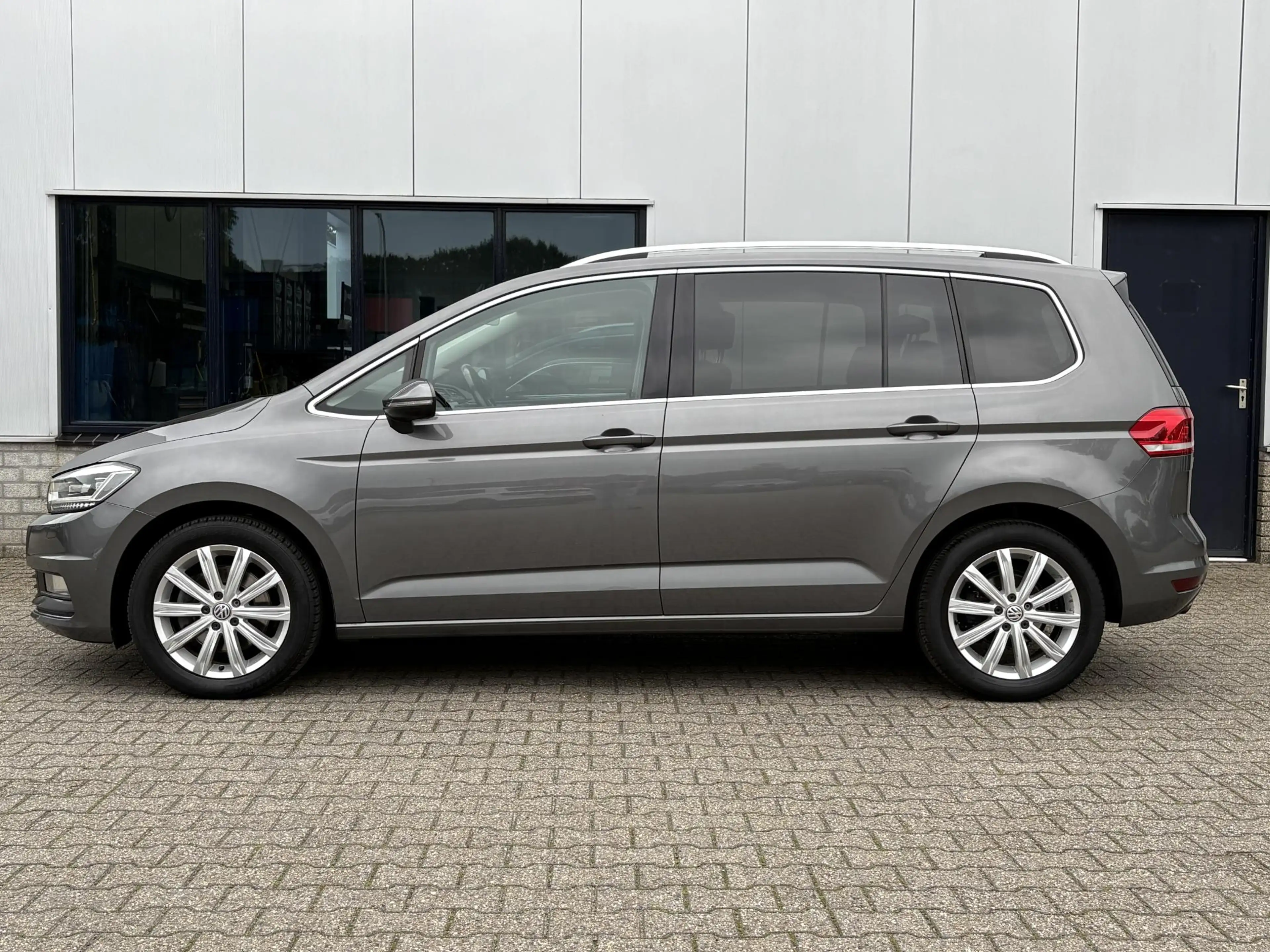 Volkswagen Touran 2.0 TDI SCR Highline 7PERSOONS EX BPM ADAP CRUISE — photo 3