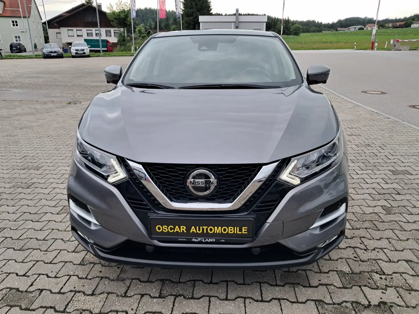 Nissan Qashqai 1.3 DIG-T N-CONNECTA-HU NEU-1. HAND- Grau - 2