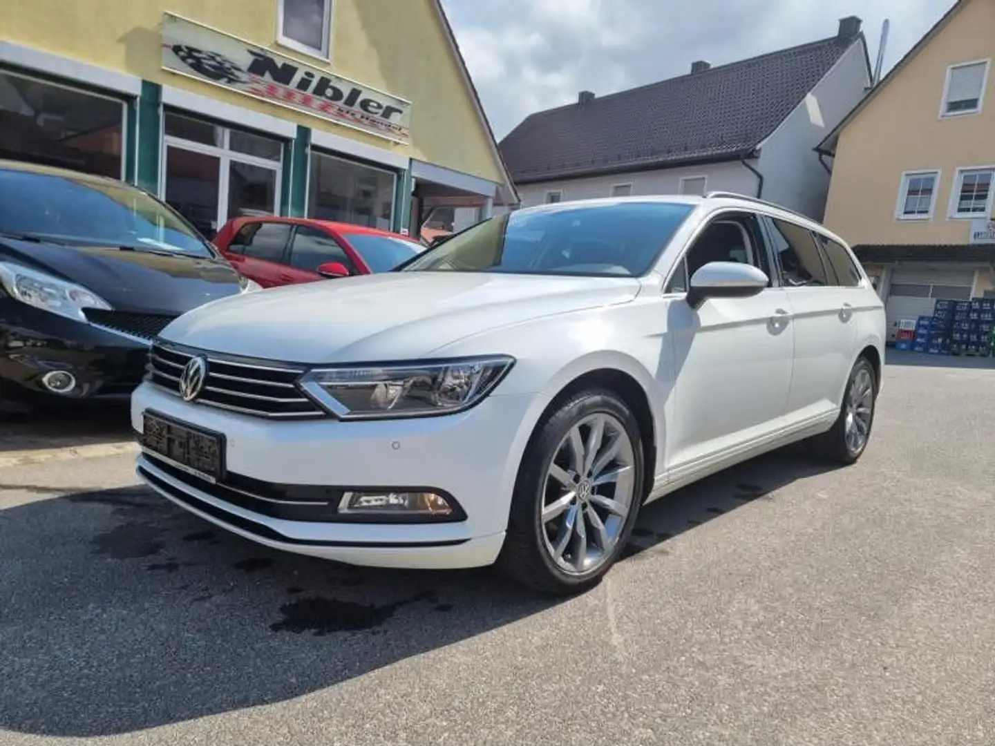 Volkswagen Passat Variant Passat Var. 2.0TDI BMT Comf. NAVI+AHK+18"ALU+ACC Weiß - 1