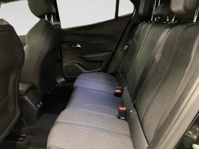 Peugeot 2008 view 8