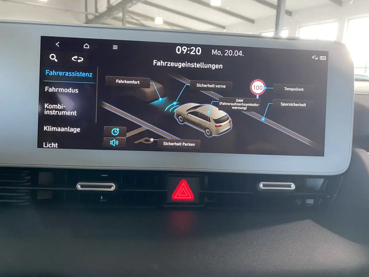 Hyundai IONIQ 5 4WD WäPu SoH 97,1% RFK LED ACC NAV 19 28