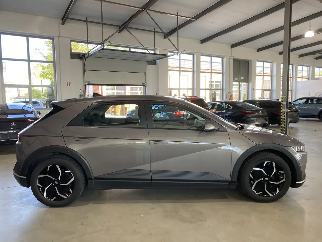 Hyundai IONIQ 5 4WD WäPu SoH 97,1% RFK LED ACC NAV 19 5