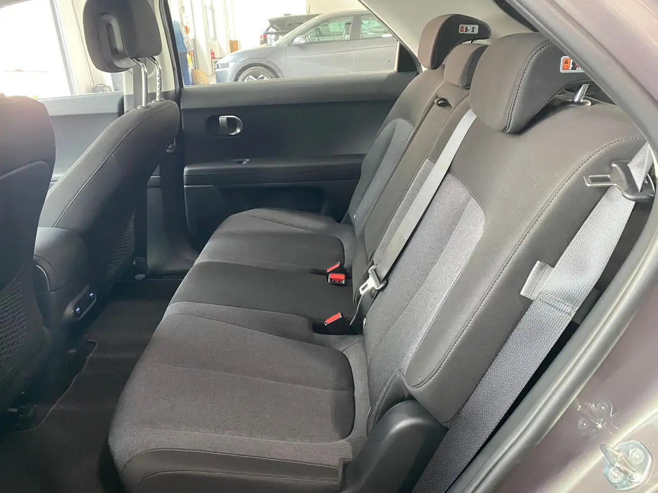 Hyundai IONIQ 5 4WD WäPu SoH 97,1% RFK LED ACC NAV 19 20