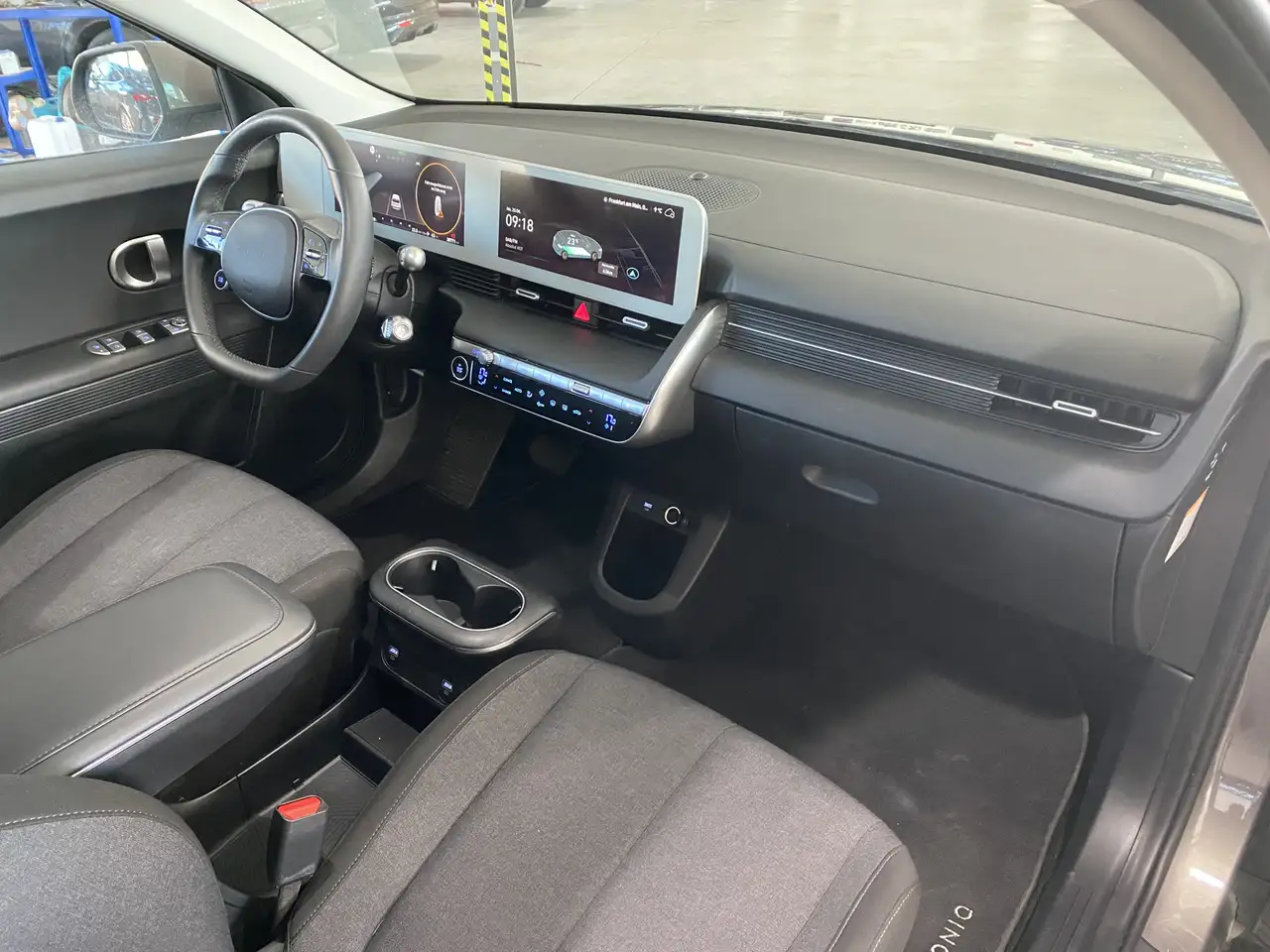 Hyundai IONIQ 5 4WD WäPu SoH 97,1% RFK LED ACC NAV 19 18