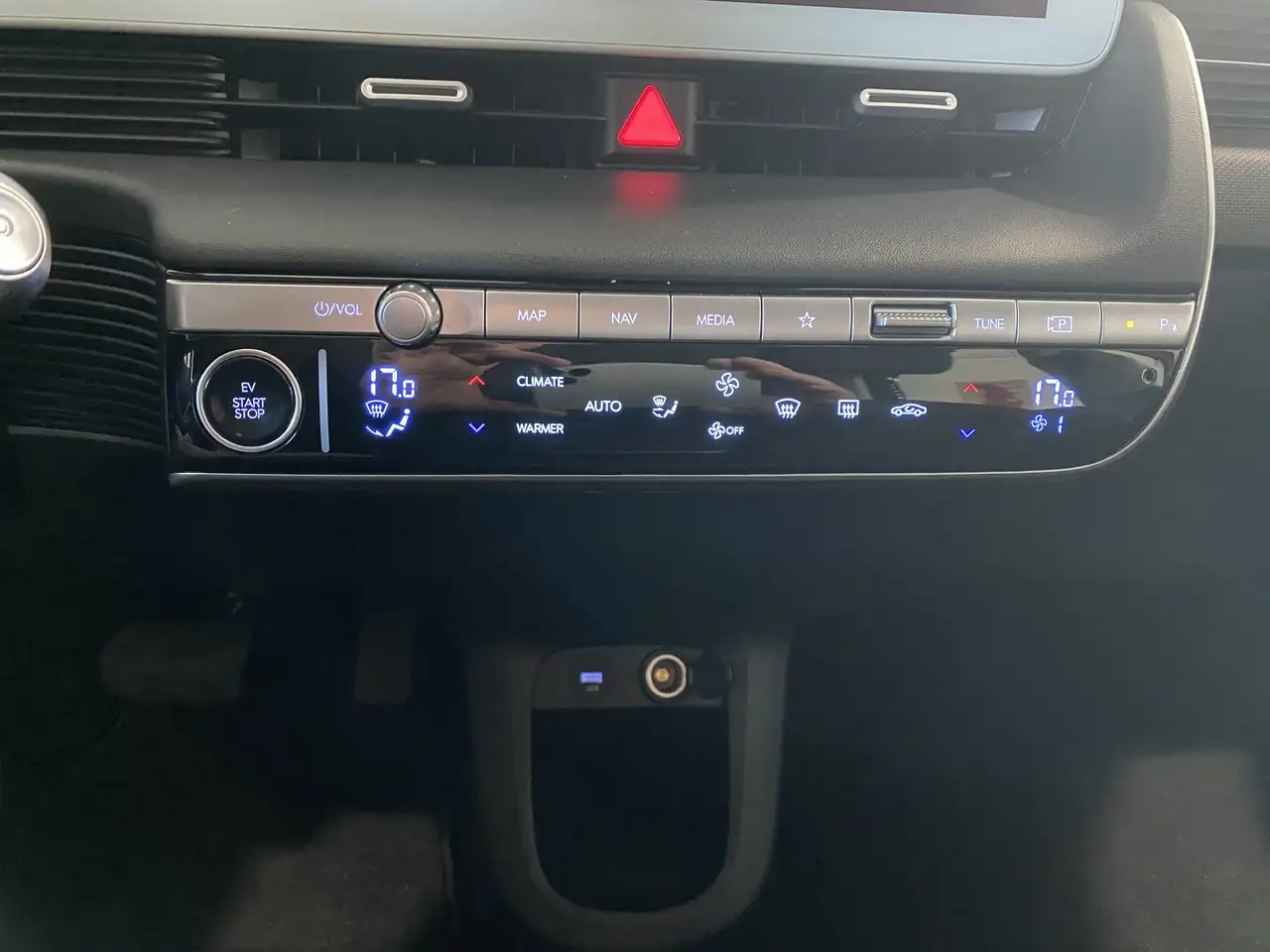 Hyundai IONIQ 5 4WD WäPu SoH 97,1% RFK LED ACC NAV 19 30