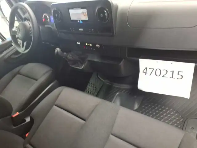 Mercedes-Benz Sprinter view 13