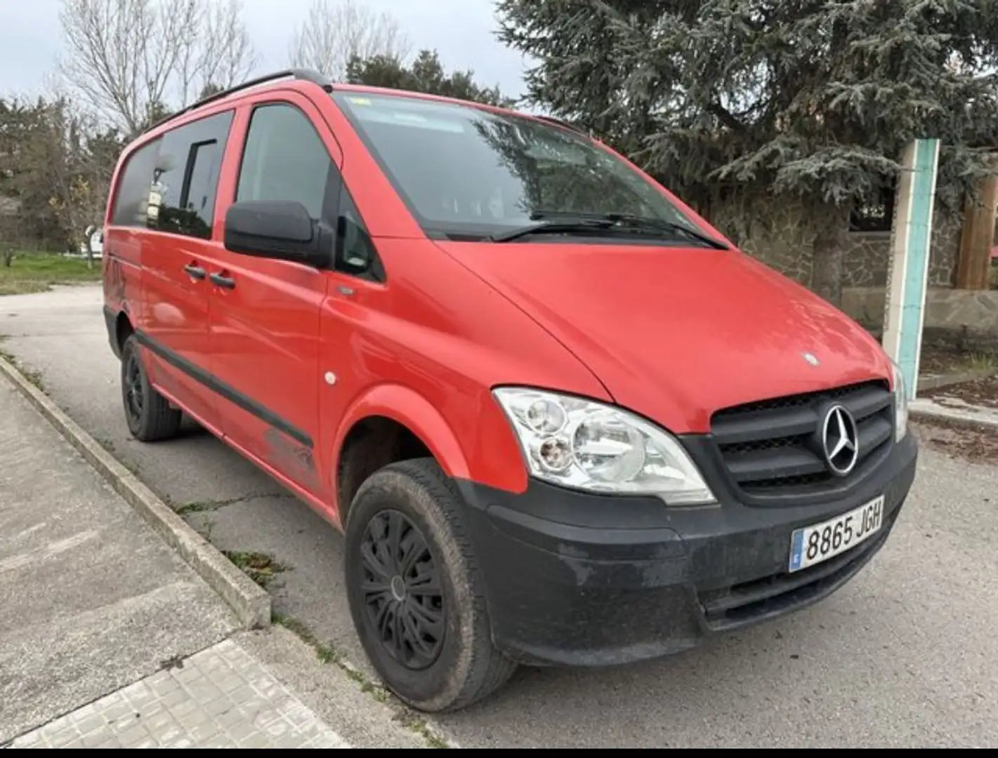 Mercedes-Benz Vito Vito Furgón 116CDI Larga 4x4 Aut. Rojo - 1
