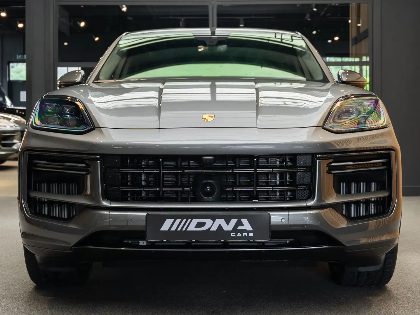 Porsche Cayenne Coupé Turbo E-Hybrid Vol Carbon 4.0 Turbo E-Hybrid Gris - 2