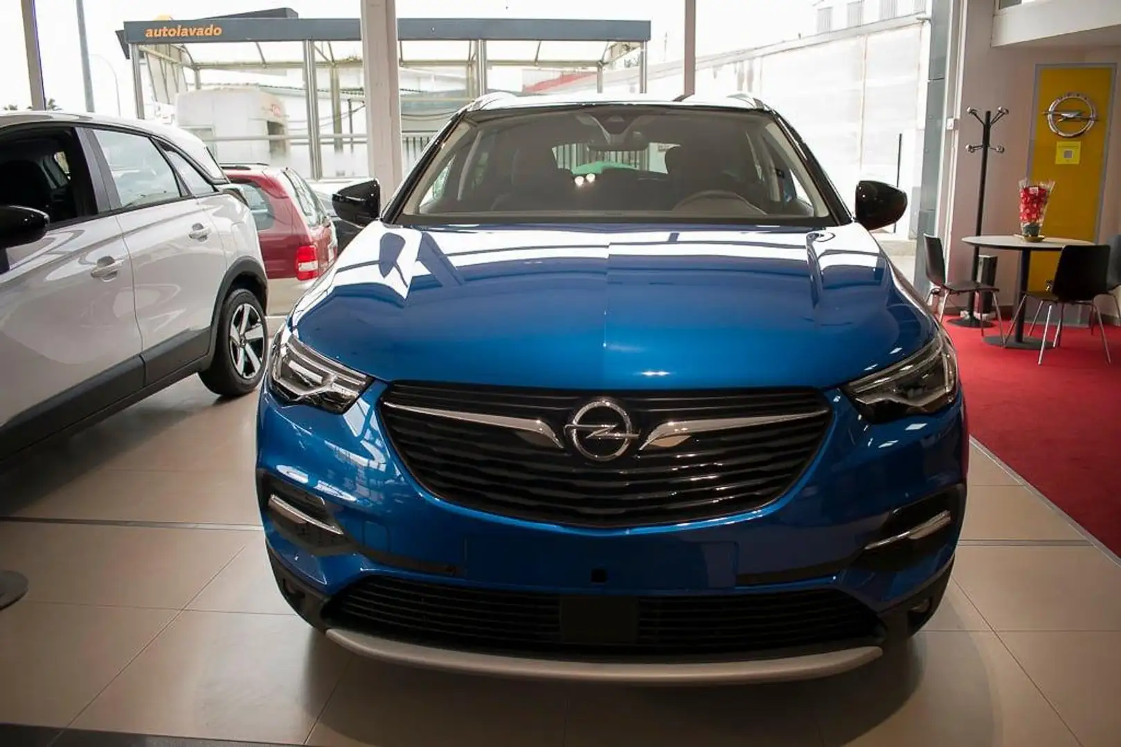 Opel Grandland X 1.2T S&S Design & Tech 130 - 2
