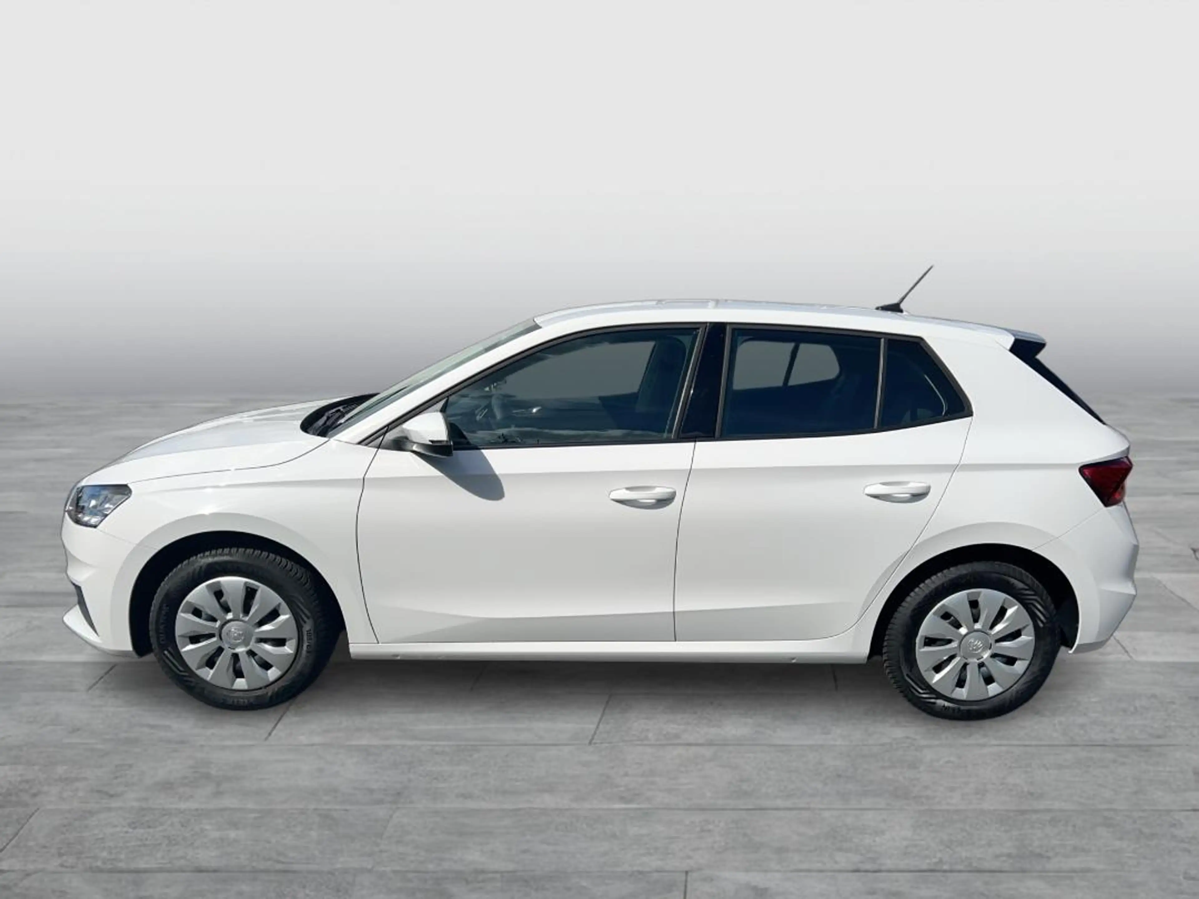 Skoda Fabia Active 1.0 80PS BT+PDC+SITZHEIZUNG+5-GANG — photo 2