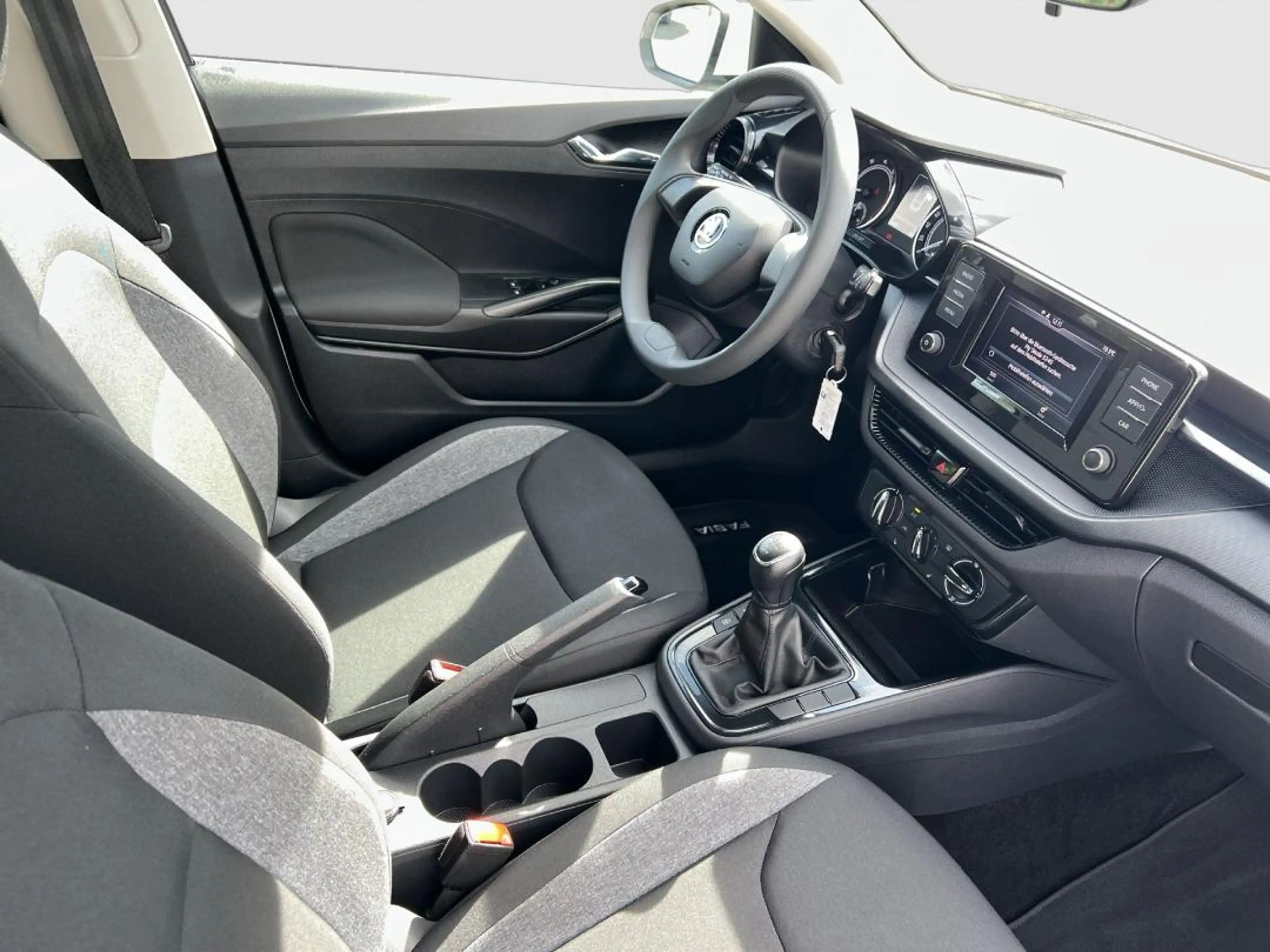 Skoda Fabia Active 1.0 80PS BT+PDC+SITZHEIZUNG+5-GANG — photo 15