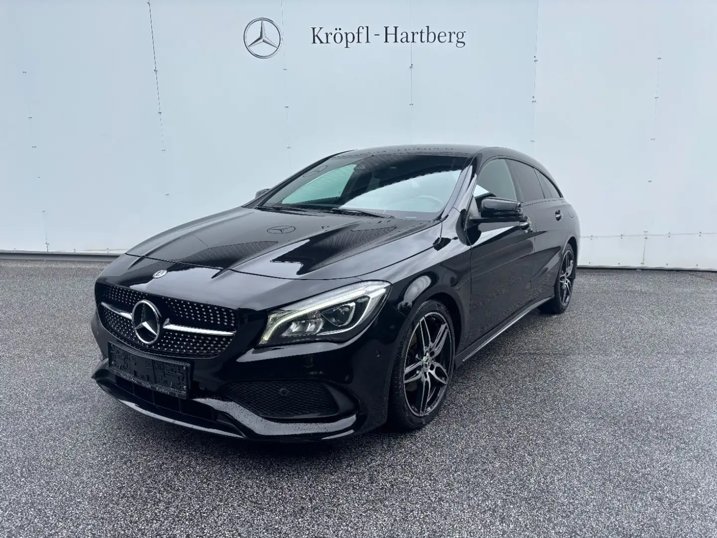 Mercedes-Benz CLA 200 d Shooting Brake AMG Line AMG Night AUT Schwarz - 2