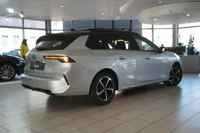 Opel Astra view 9