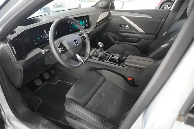 Opel Astra view 15