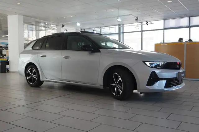 Opel Astra view 7