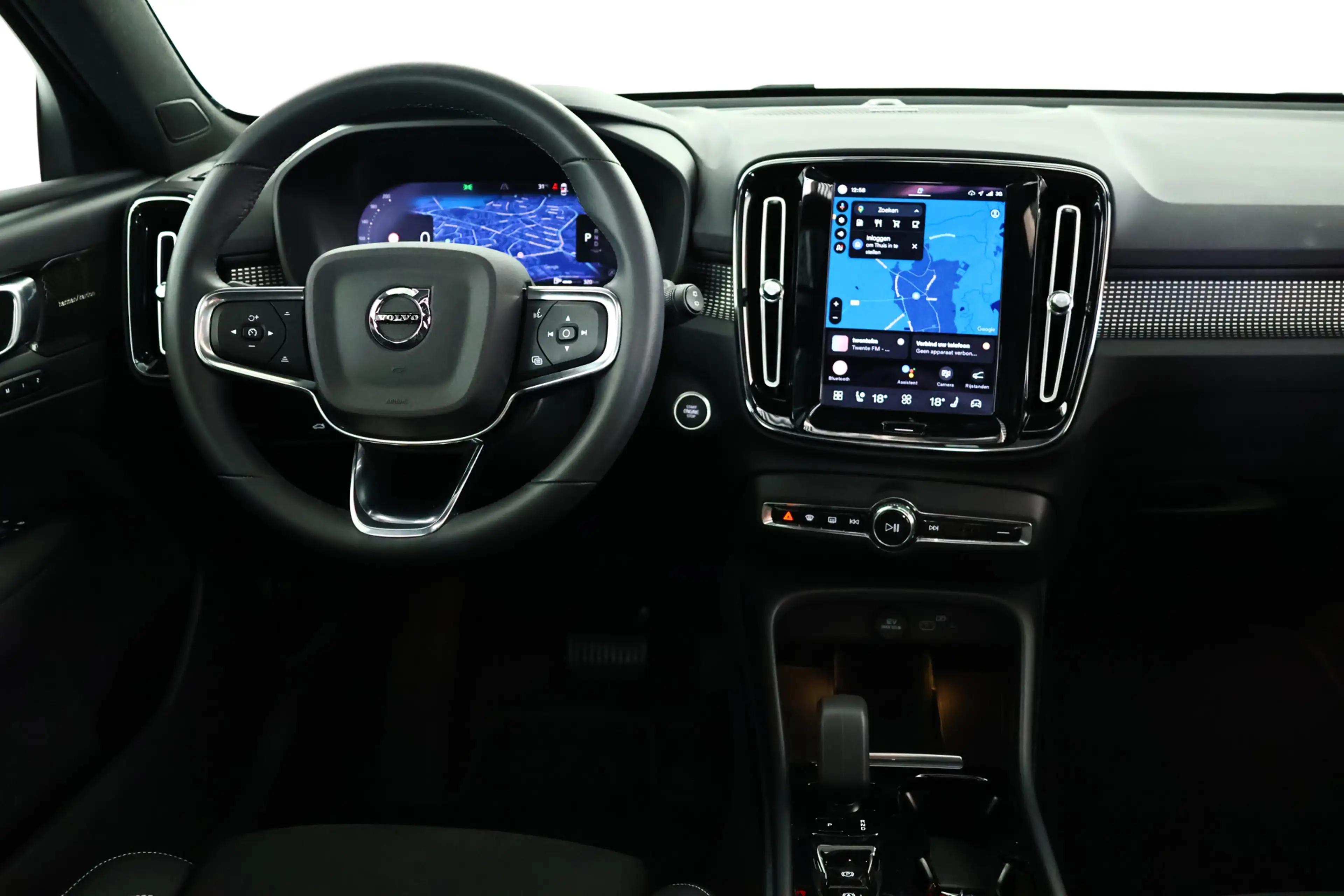 Volvo XC40 2.0 B4 AWD Ultimate Dark Pano / ACC / Harman Kardo — photo 15