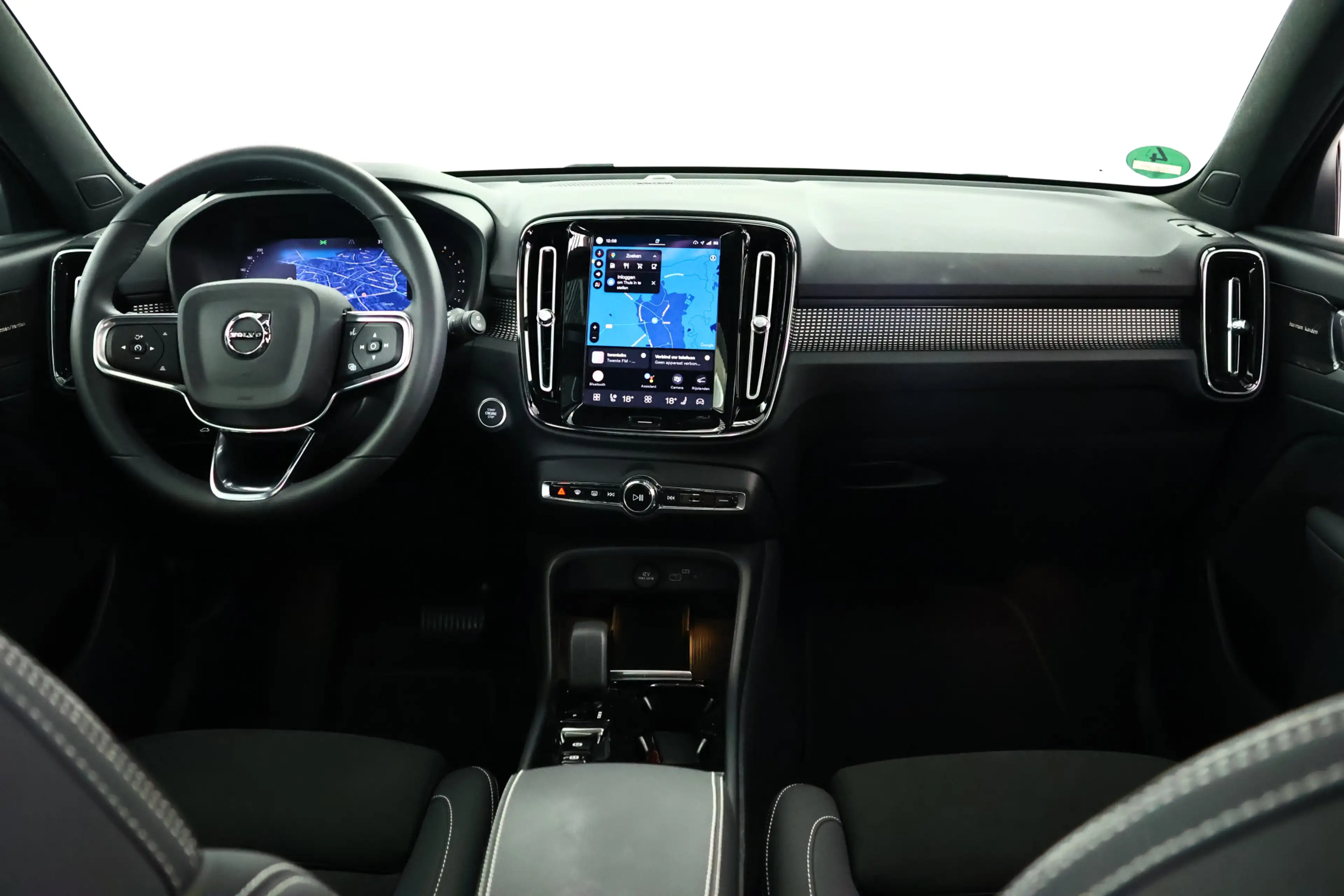 Volvo XC40 2.0 B4 AWD Ultimate Dark Pano / ACC / Harman Kardo — photo 12