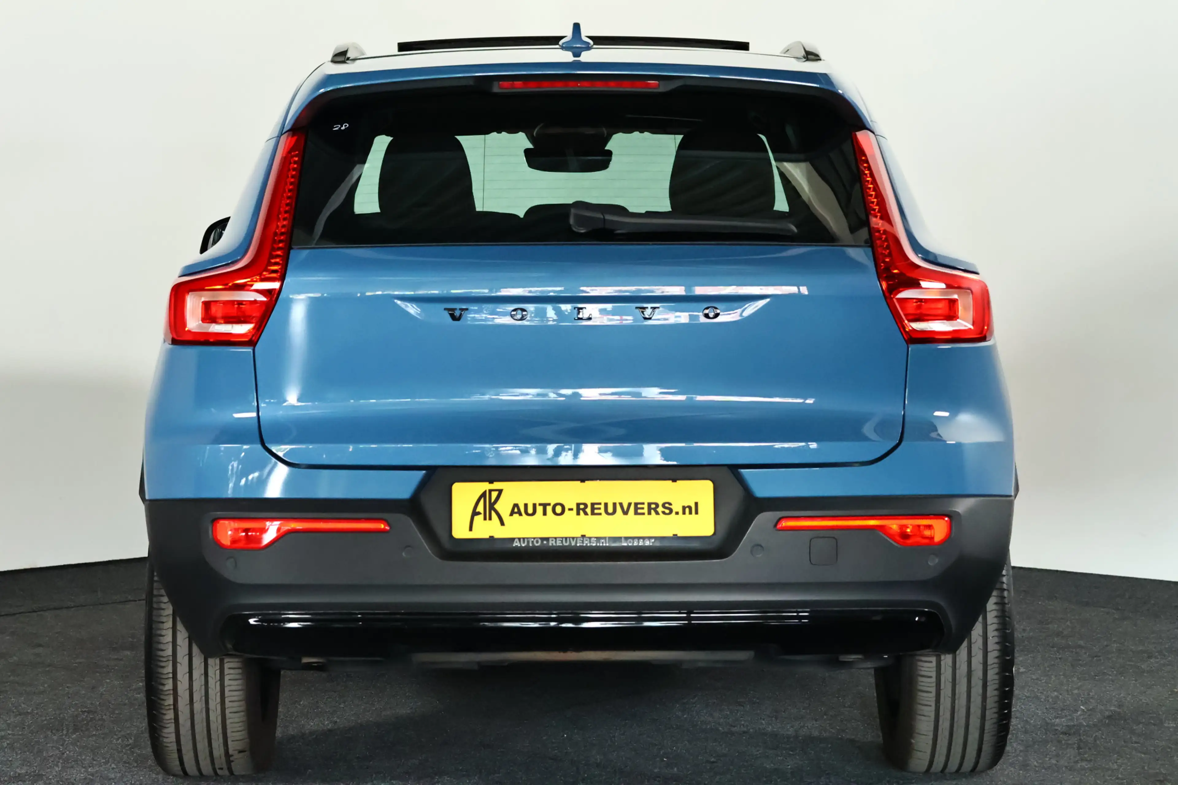 Volvo XC40 2.0 B4 AWD Ultimate Dark Pano / ACC / Harman Kardo — photo 10