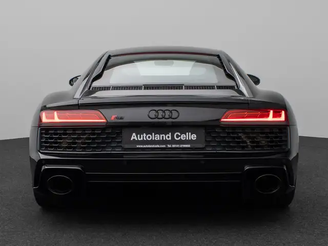 Audi R8 view 8